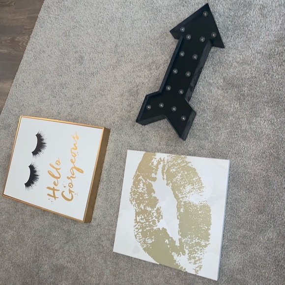 HOME DECOR - Picture 1 of 1